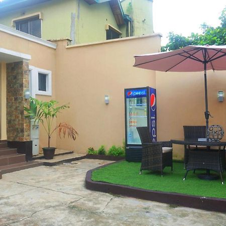 Studio 21 Hotel Ikeja Exterior photo