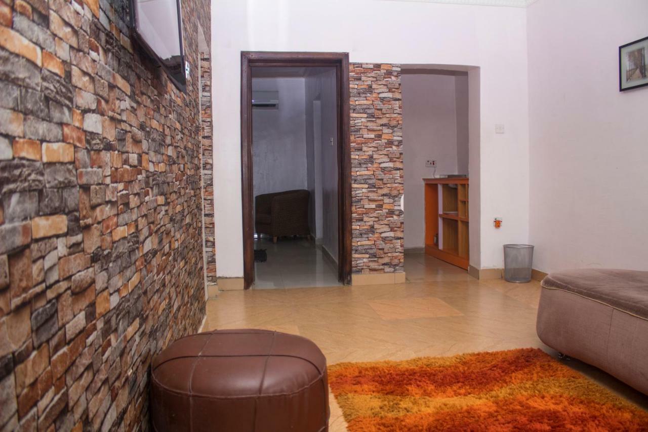 Studio 21 Hotel Ikeja Exterior photo