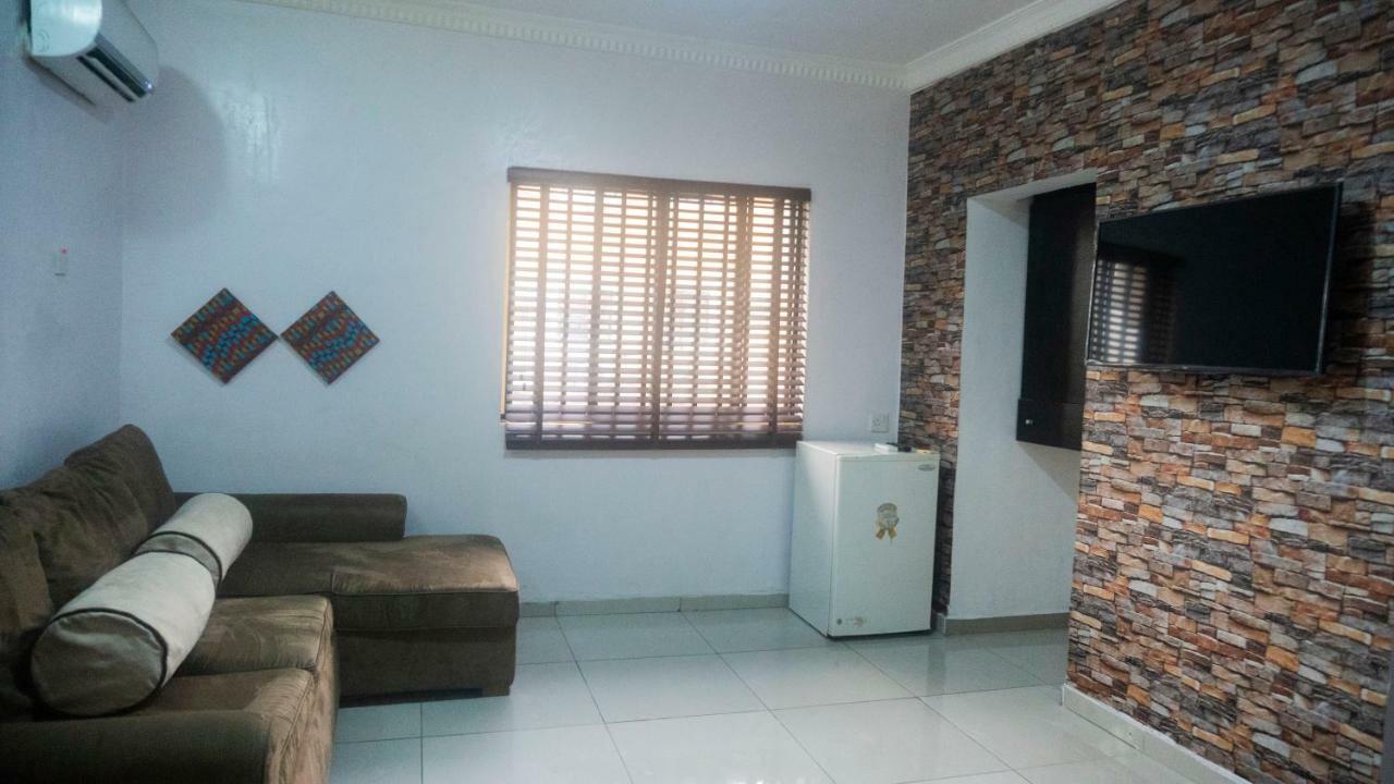 Studio 21 Hotel Ikeja Exterior photo